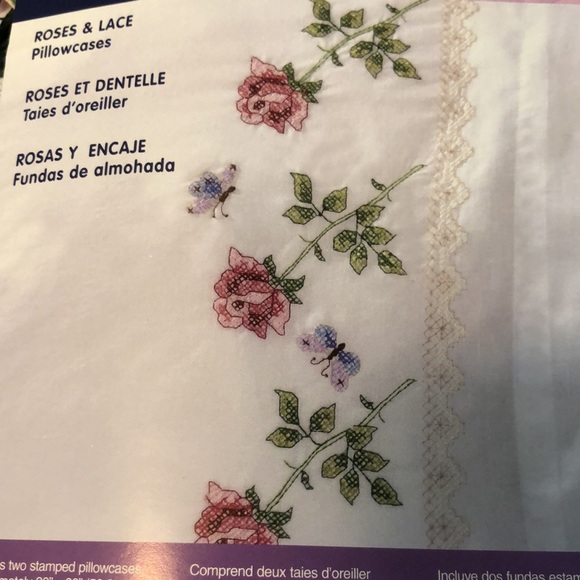 VTG PLAID BUCILLA ROSE & LACE 20”x30”STAMPED CROSS STITCH PILLOWCASES - Picture 2 of 9